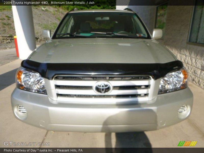 Millenium Silver Metallic / Ash 2004 Toyota Highlander 4WD