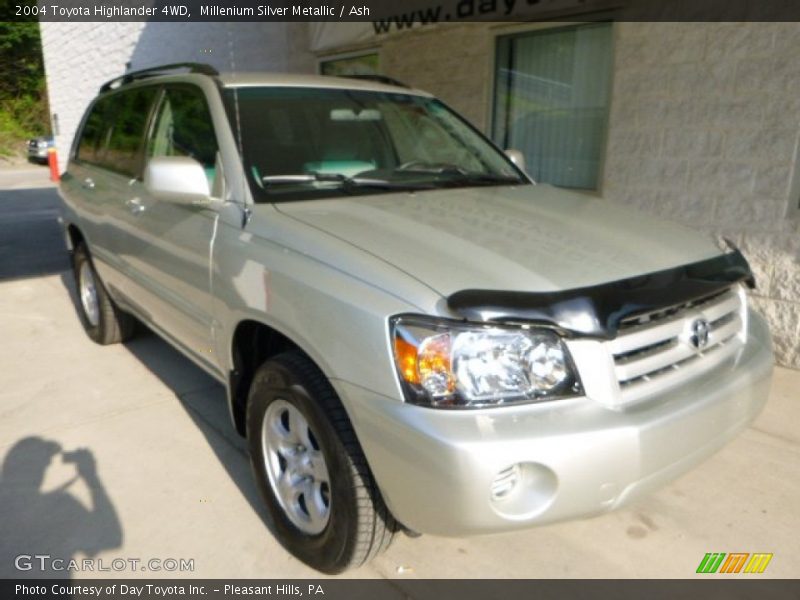Millenium Silver Metallic / Ash 2004 Toyota Highlander 4WD
