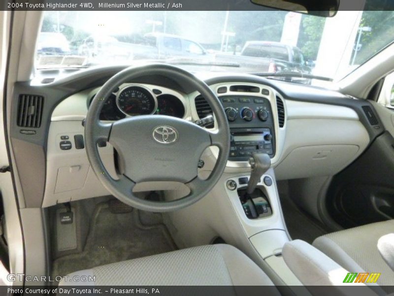 Millenium Silver Metallic / Ash 2004 Toyota Highlander 4WD