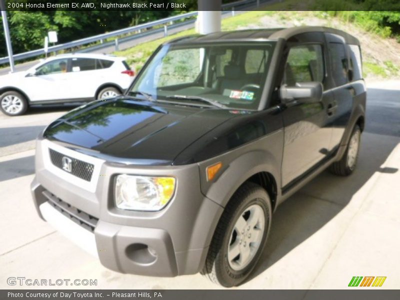Front 3/4 View of 2004 Element EX AWD