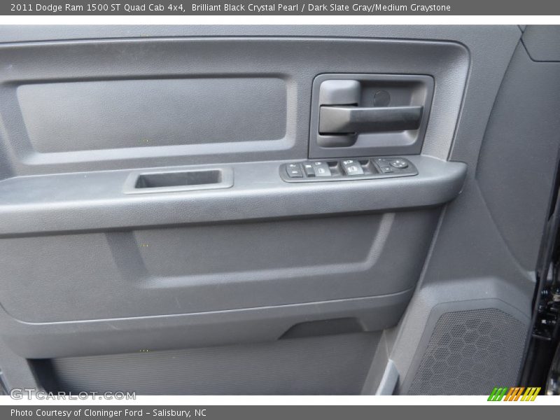 Brilliant Black Crystal Pearl / Dark Slate Gray/Medium Graystone 2011 Dodge Ram 1500 ST Quad Cab 4x4