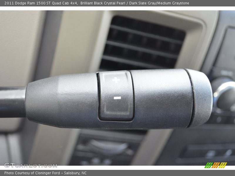 Brilliant Black Crystal Pearl / Dark Slate Gray/Medium Graystone 2011 Dodge Ram 1500 ST Quad Cab 4x4