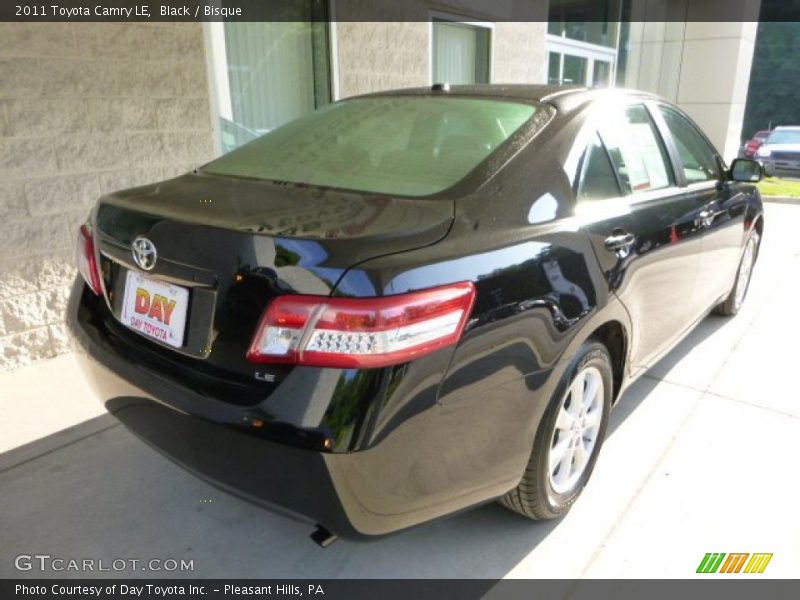 Black / Bisque 2011 Toyota Camry LE