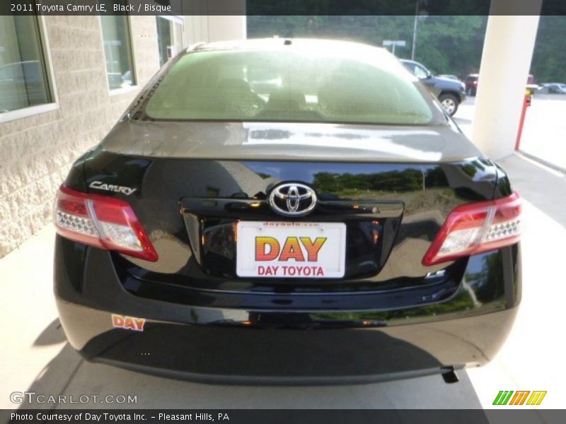 Black / Bisque 2011 Toyota Camry LE