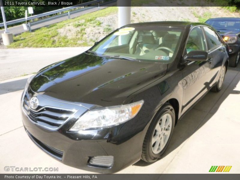 Black / Bisque 2011 Toyota Camry LE