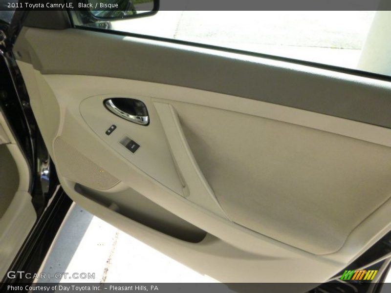 Black / Bisque 2011 Toyota Camry LE