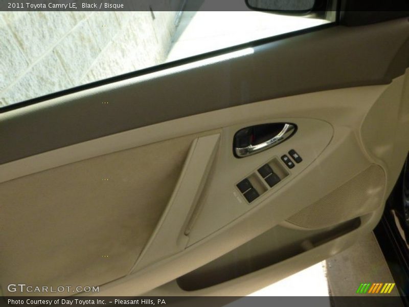 Black / Bisque 2011 Toyota Camry LE