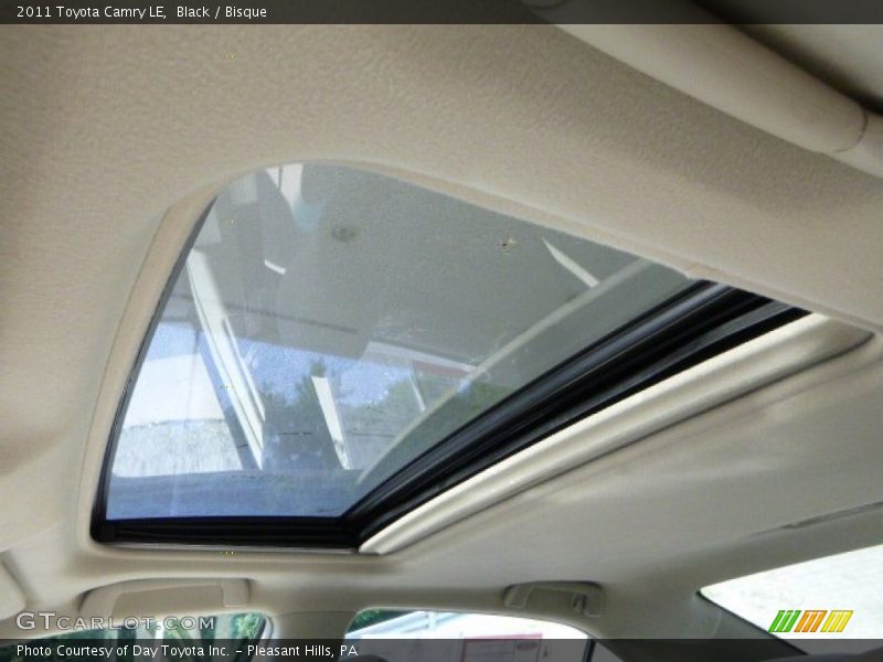 Black / Bisque 2011 Toyota Camry LE