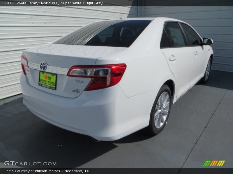 Super White / Light Gray 2013 Toyota Camry Hybrid XLE