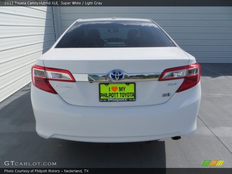 Super White / Light Gray 2013 Toyota Camry Hybrid XLE