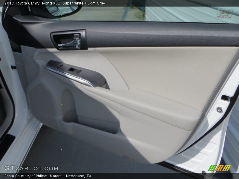Super White / Light Gray 2013 Toyota Camry Hybrid XLE