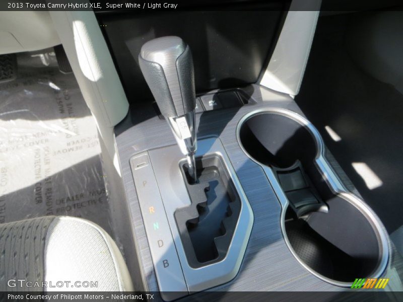 Super White / Light Gray 2013 Toyota Camry Hybrid XLE
