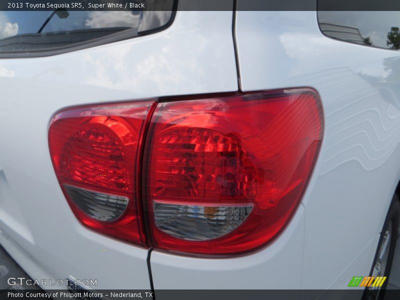 Super White / Black 2013 Toyota Sequoia SR5