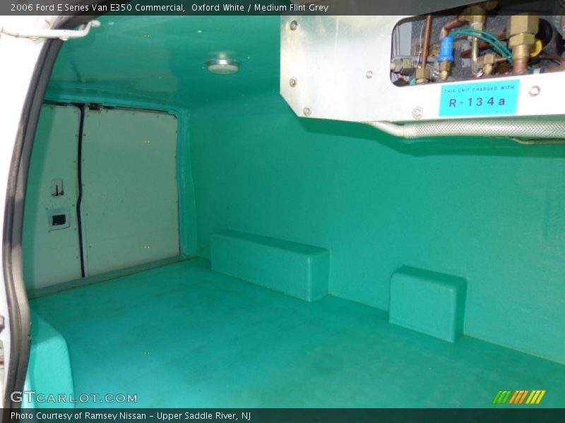 Oxford White / Medium Flint Grey 2006 Ford E Series Van E350 Commercial