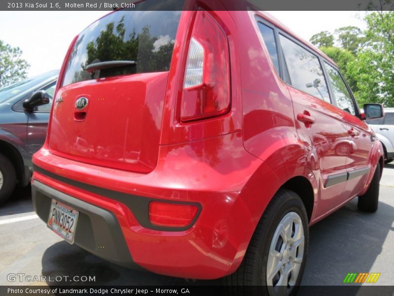 Molten Red / Black Cloth 2013 Kia Soul 1.6