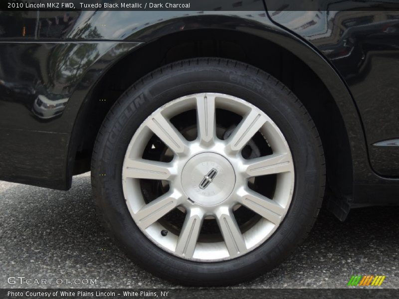 Tuxedo Black Metallic / Dark Charcoal 2010 Lincoln MKZ FWD