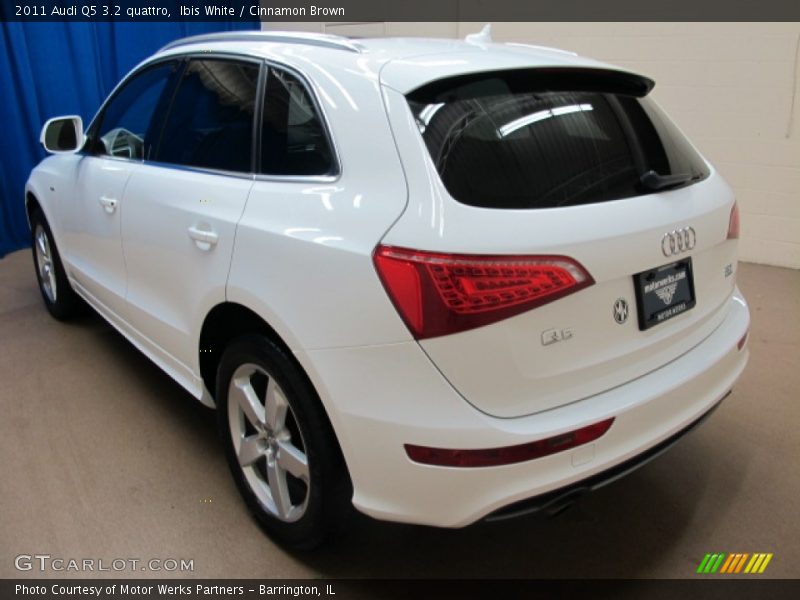 Ibis White / Cinnamon Brown 2011 Audi Q5 3.2 quattro