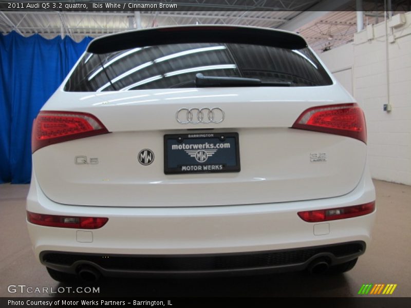 Ibis White / Cinnamon Brown 2011 Audi Q5 3.2 quattro