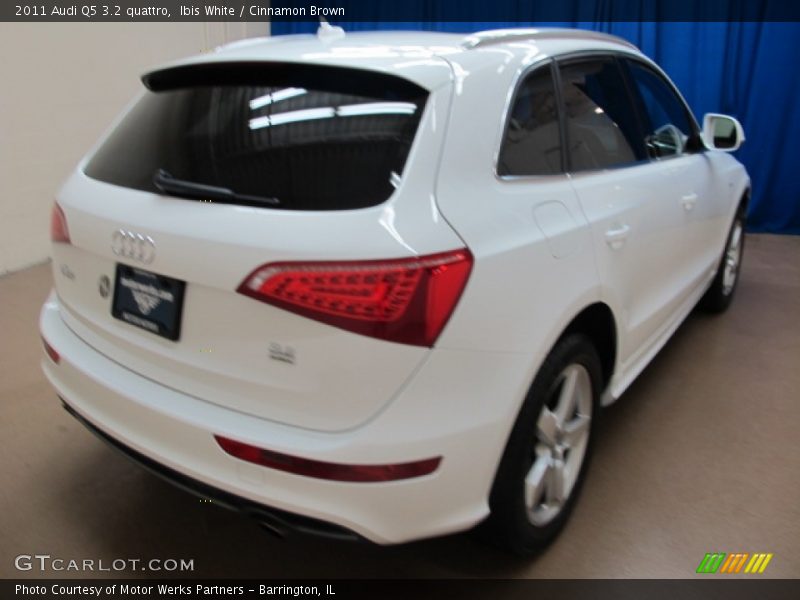 Ibis White / Cinnamon Brown 2011 Audi Q5 3.2 quattro