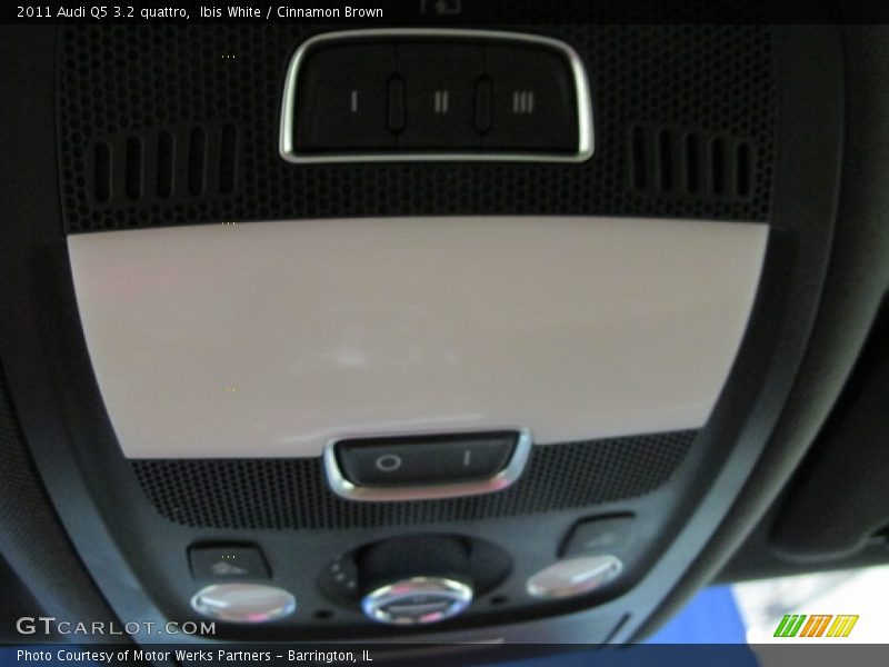 Ibis White / Cinnamon Brown 2011 Audi Q5 3.2 quattro