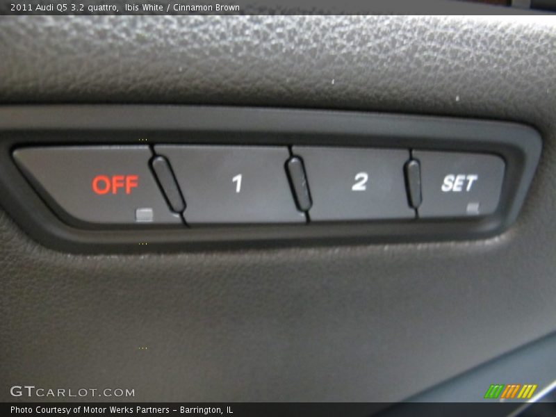 Ibis White / Cinnamon Brown 2011 Audi Q5 3.2 quattro