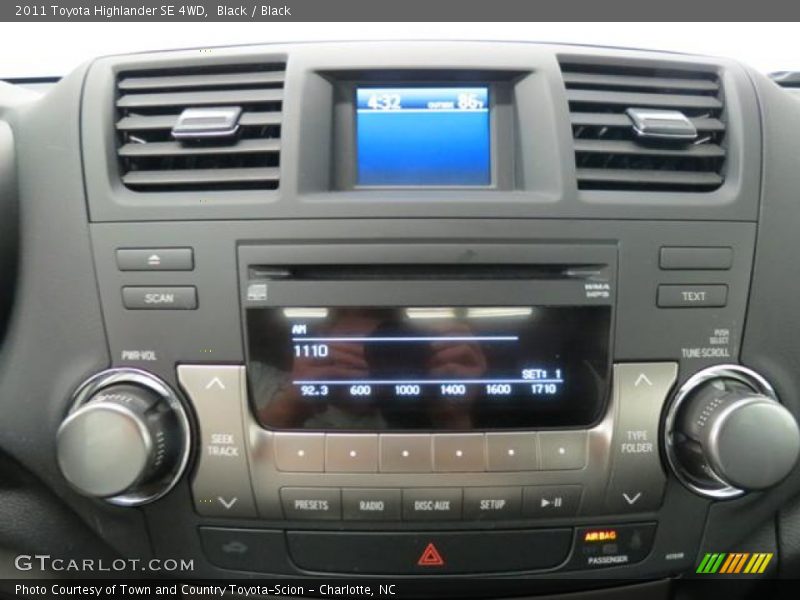 Controls of 2011 Highlander SE 4WD