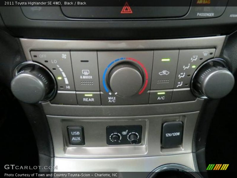 Controls of 2011 Highlander SE 4WD