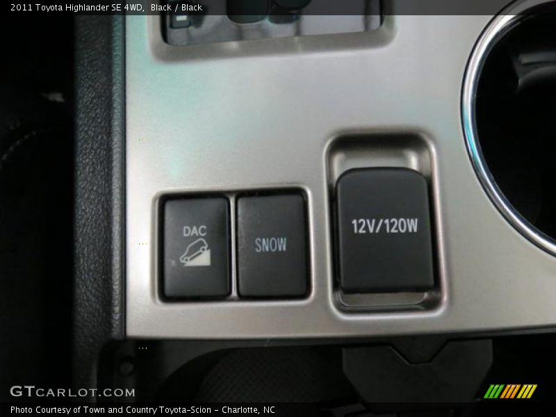 Black / Black 2011 Toyota Highlander SE 4WD