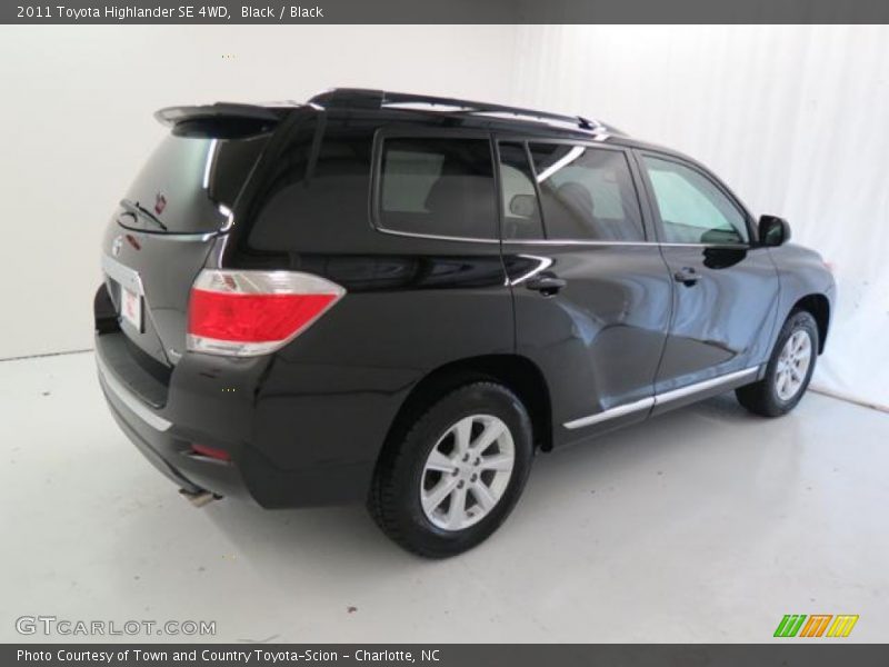 Black / Black 2011 Toyota Highlander SE 4WD