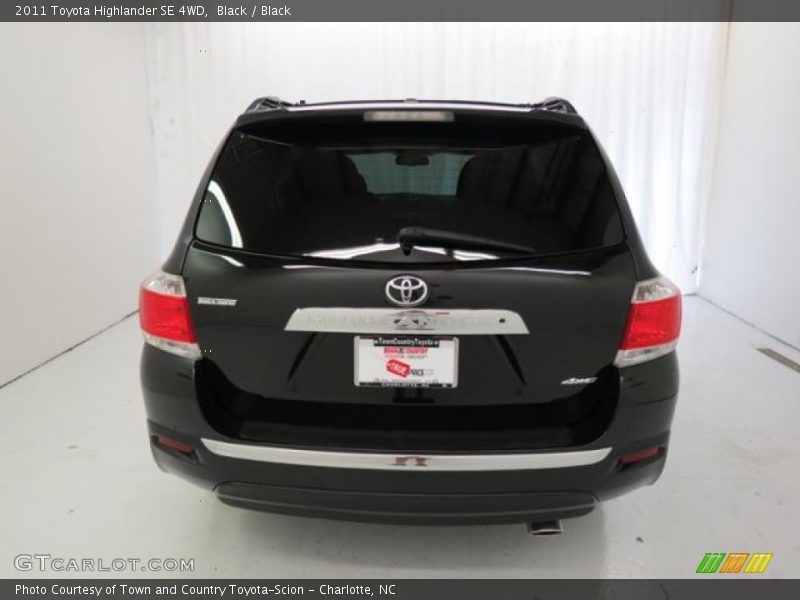 Black / Black 2011 Toyota Highlander SE 4WD