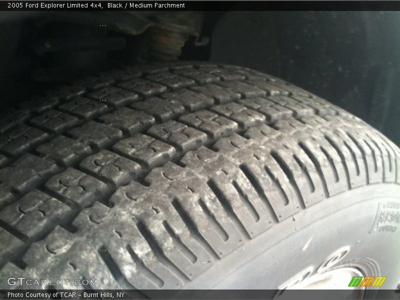 Black / Medium Parchment 2005 Ford Explorer Limited 4x4