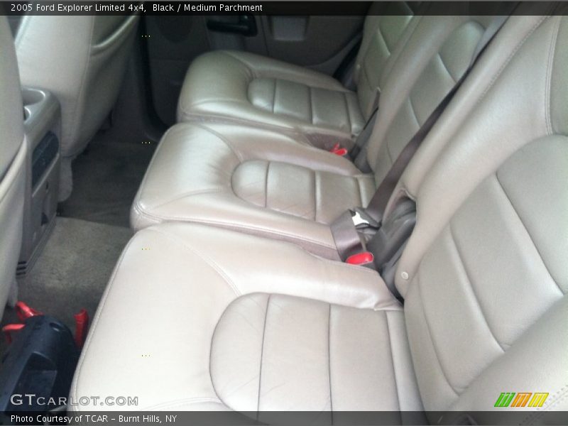 Black / Medium Parchment 2005 Ford Explorer Limited 4x4