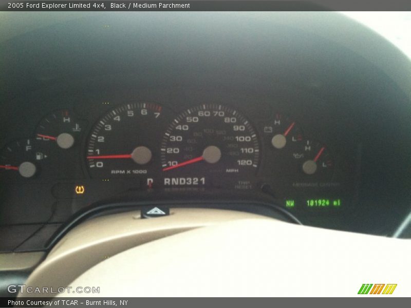 Black / Medium Parchment 2005 Ford Explorer Limited 4x4