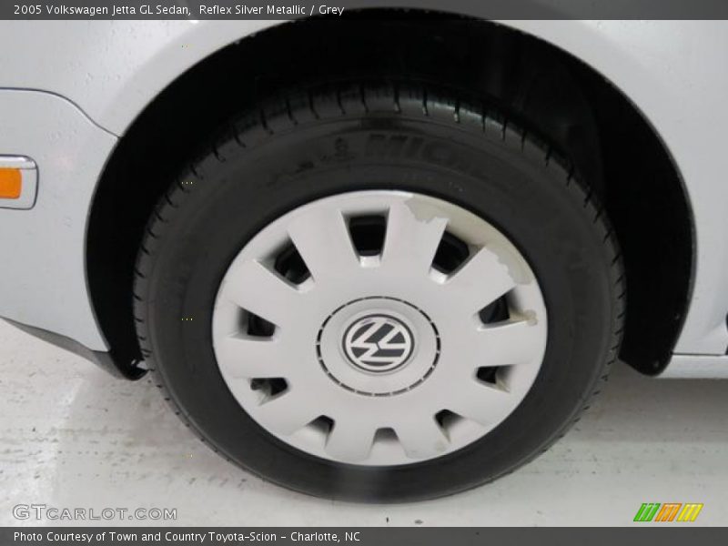 Reflex Silver Metallic / Grey 2005 Volkswagen Jetta GL Sedan