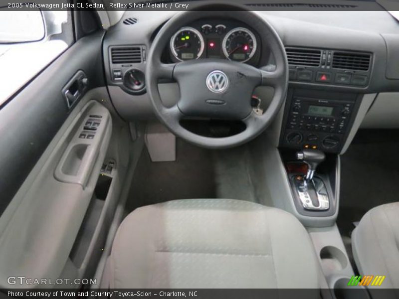 Reflex Silver Metallic / Grey 2005 Volkswagen Jetta GL Sedan