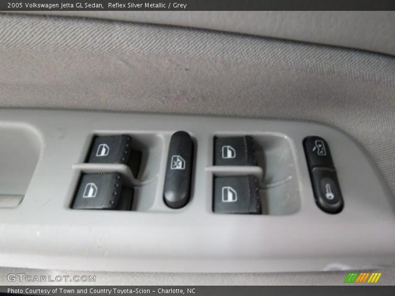 Reflex Silver Metallic / Grey 2005 Volkswagen Jetta GL Sedan
