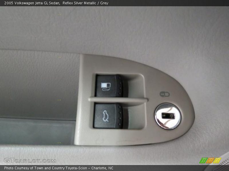 Reflex Silver Metallic / Grey 2005 Volkswagen Jetta GL Sedan