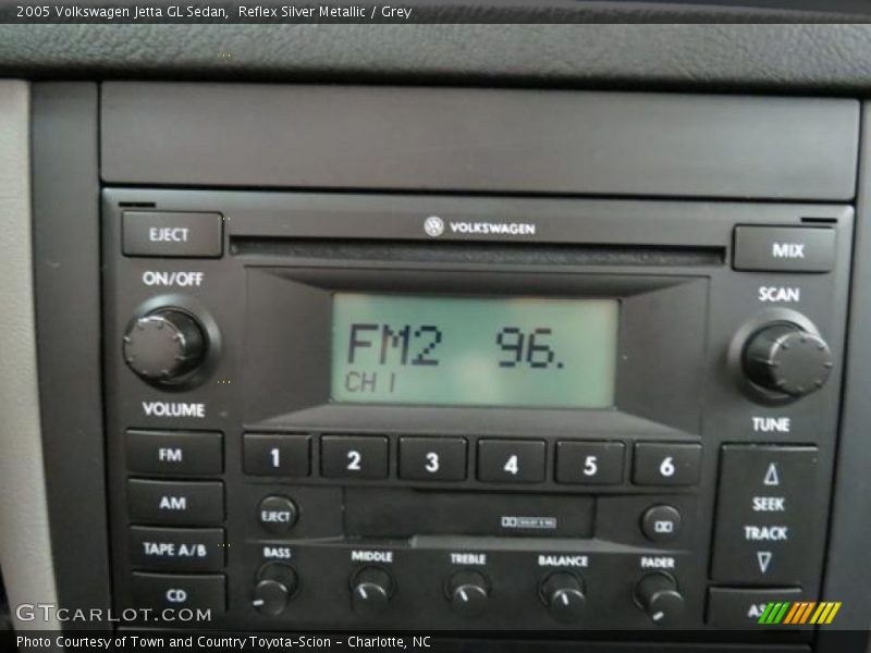 Reflex Silver Metallic / Grey 2005 Volkswagen Jetta GL Sedan
