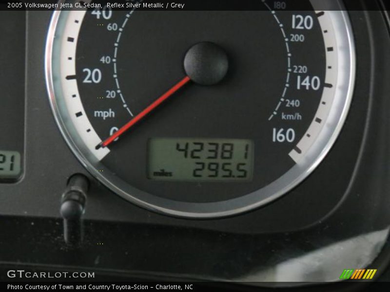 Reflex Silver Metallic / Grey 2005 Volkswagen Jetta GL Sedan