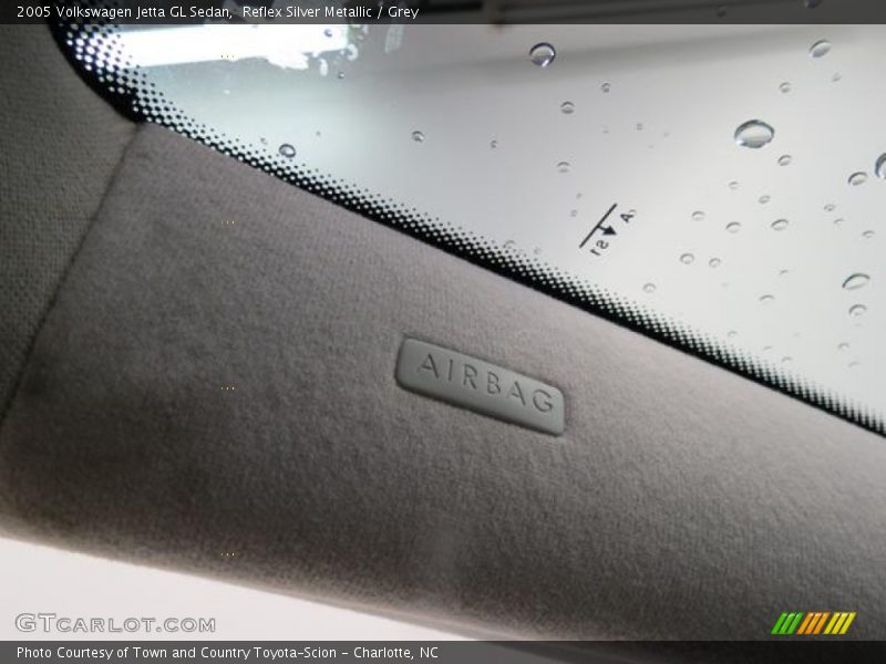 Reflex Silver Metallic / Grey 2005 Volkswagen Jetta GL Sedan