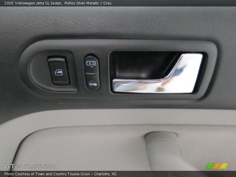 Reflex Silver Metallic / Grey 2005 Volkswagen Jetta GL Sedan