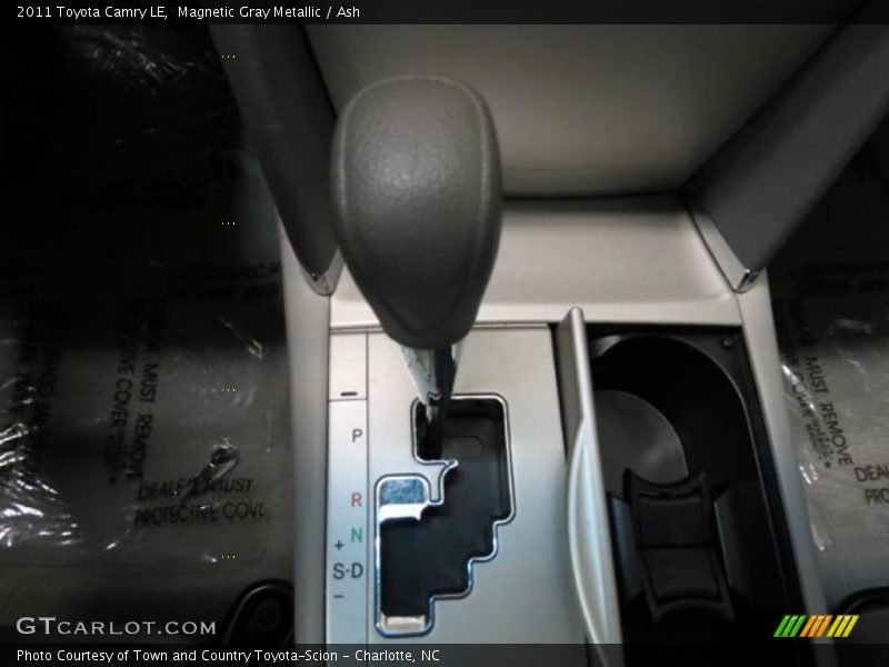Magnetic Gray Metallic / Ash 2011 Toyota Camry LE