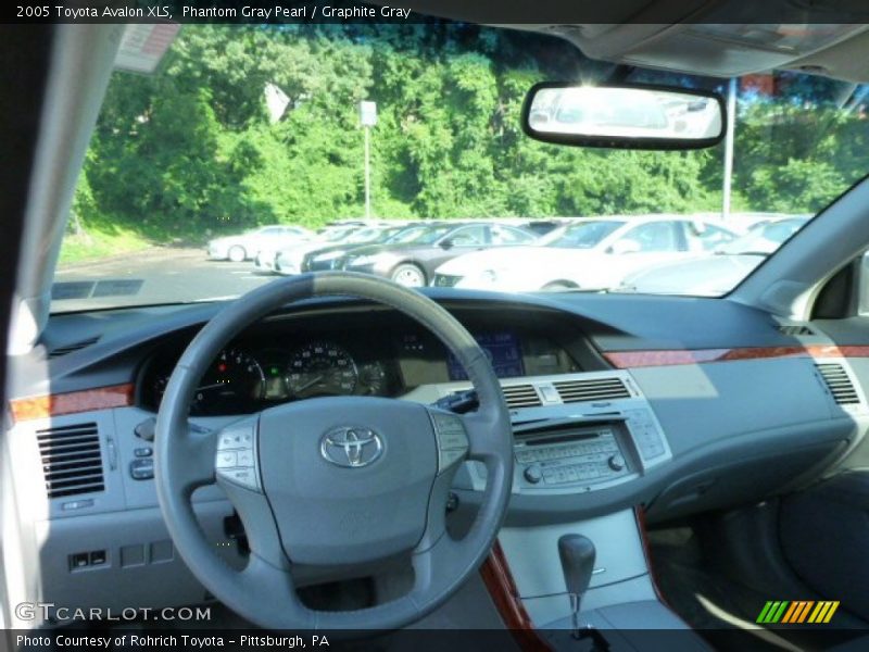 Phantom Gray Pearl / Graphite Gray 2005 Toyota Avalon XLS