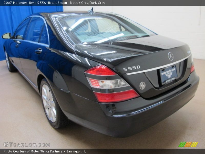 Black / Grey/Dark Grey 2007 Mercedes-Benz S 550 4Matic Sedan