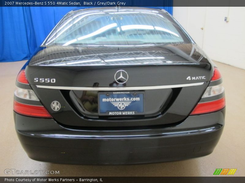 Black / Grey/Dark Grey 2007 Mercedes-Benz S 550 4Matic Sedan