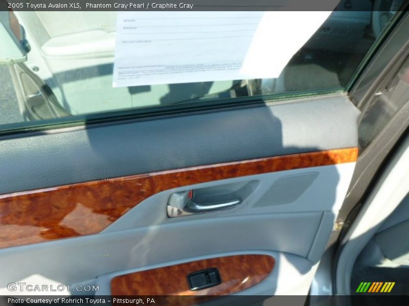 Phantom Gray Pearl / Graphite Gray 2005 Toyota Avalon XLS