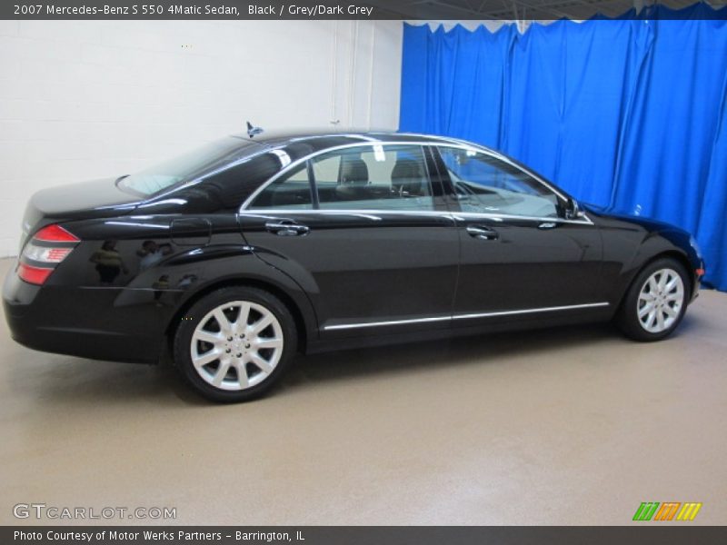 Black / Grey/Dark Grey 2007 Mercedes-Benz S 550 4Matic Sedan