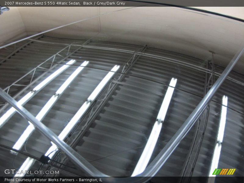 Black / Grey/Dark Grey 2007 Mercedes-Benz S 550 4Matic Sedan