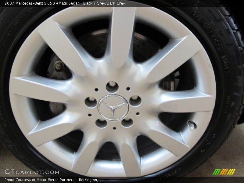 Black / Grey/Dark Grey 2007 Mercedes-Benz S 550 4Matic Sedan