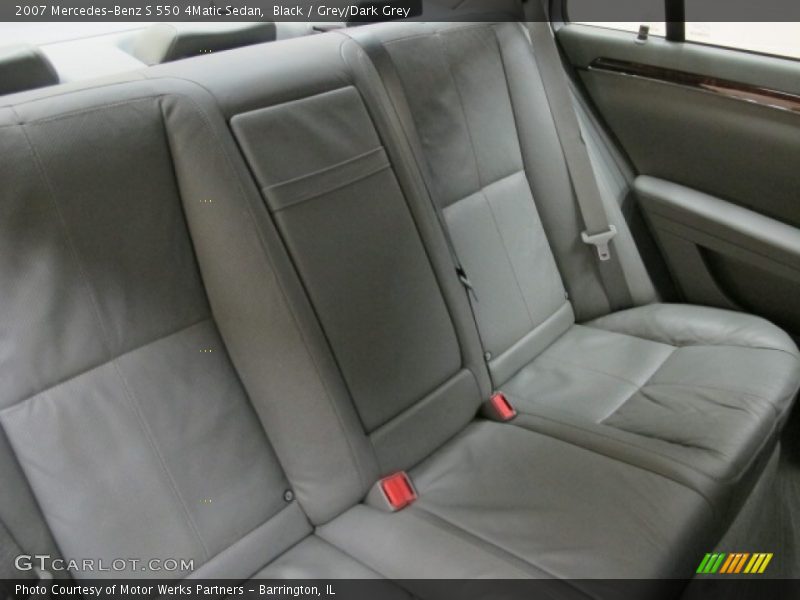 Black / Grey/Dark Grey 2007 Mercedes-Benz S 550 4Matic Sedan